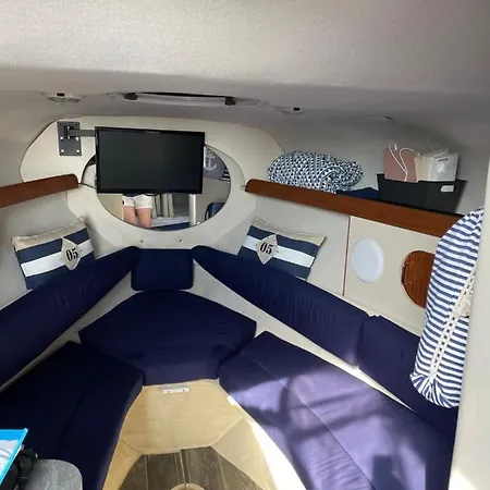 Superbe Bateau « le Nanylia » Botel