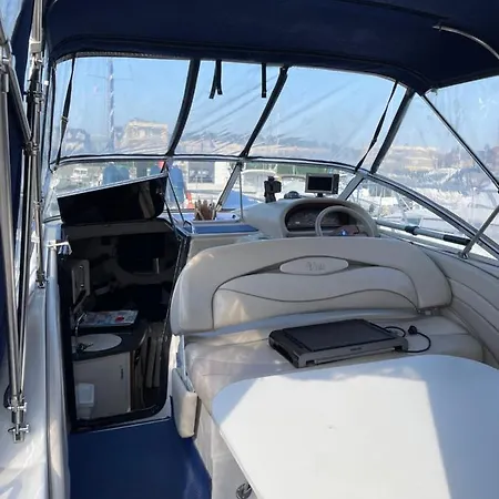 Superbe Bateau « le Nanylia » Boulogne-sur-Mer